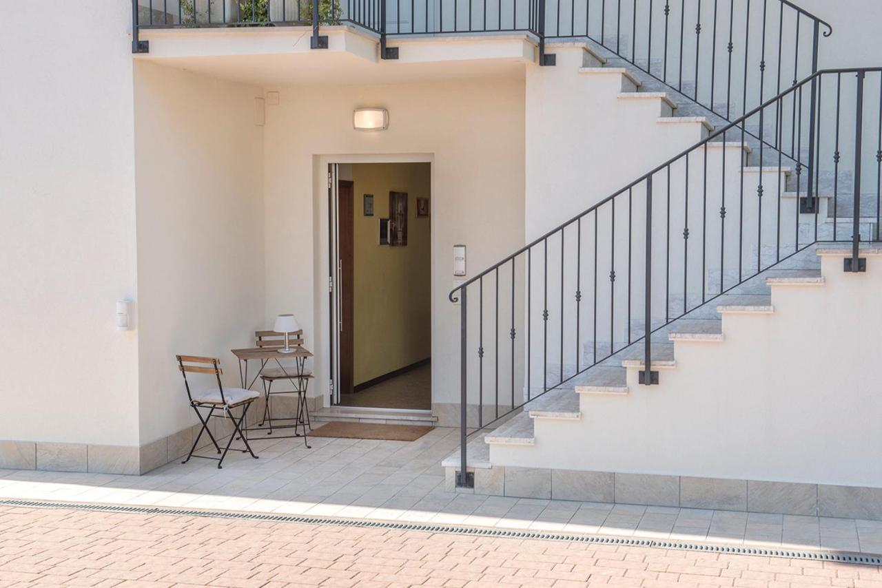 A11 - Varano, Delizioso Trilocale Con Giardino Ancona Exterior foto