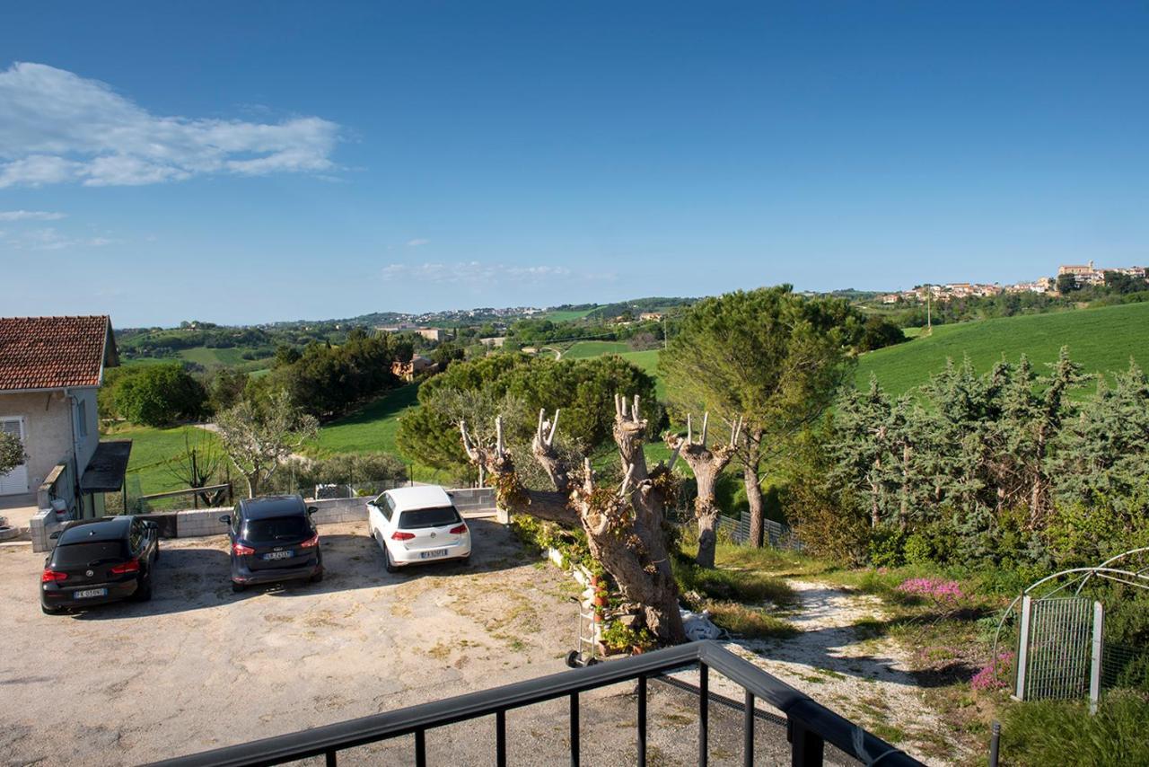 A11 - Varano, Delizioso Trilocale Con Giardino Ancona Exterior foto